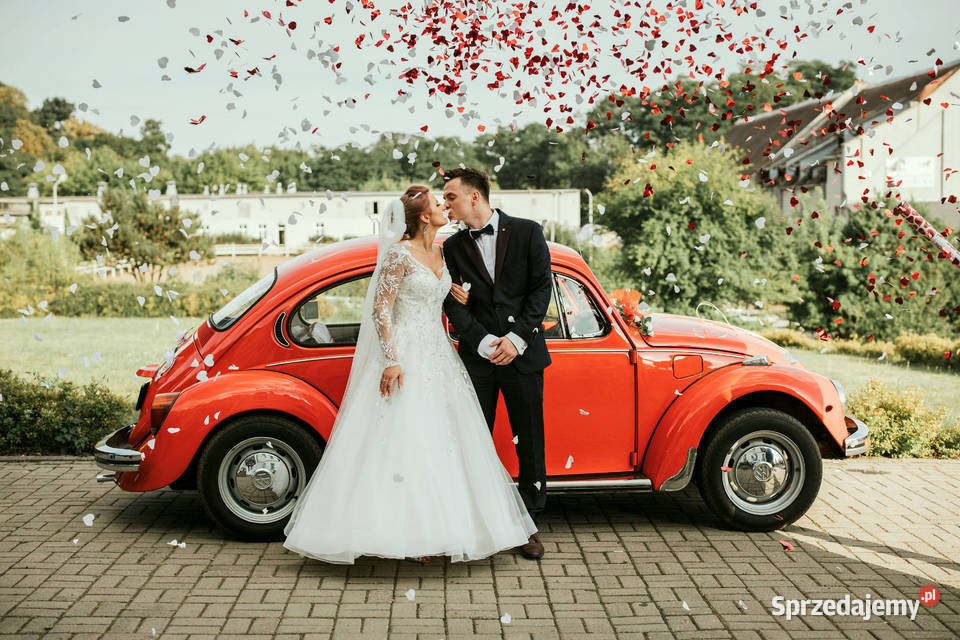 Auto do ślubuwesele CZERWONY GARBUS sesje kujawsko-pomorskie Bydgoszcz