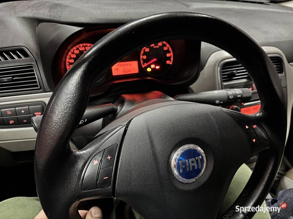 Niski potwierdzony przebieg 6 lat 1 właściciel czujnik zmierzchu