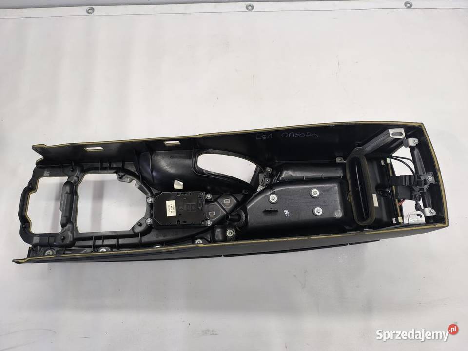 TUNEL ŚRODKOWY PODŁOKIETNIK BMW E61 7034086 Części samochodowe wielkopolskie