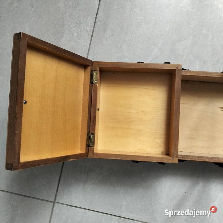 Drewniana skrzynka na przybory do szycia Vintage Miejsce Piastowe