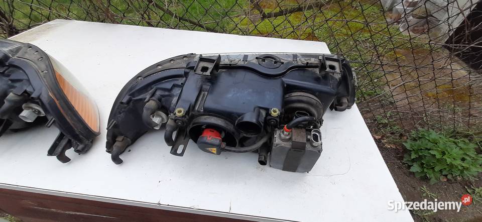 Sprzedam lampy e39 lift xenon Dzierzązna