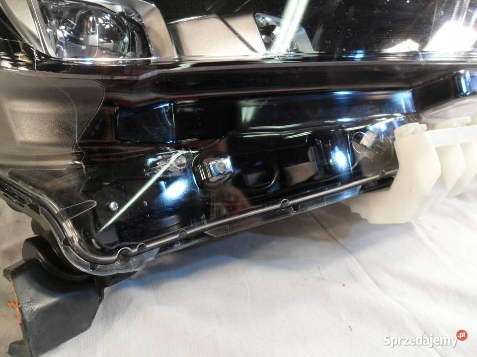 REFLEKTOR LAMPA PRAWA PRZÓD NOWA NISSAN LEAF wielkopolskie