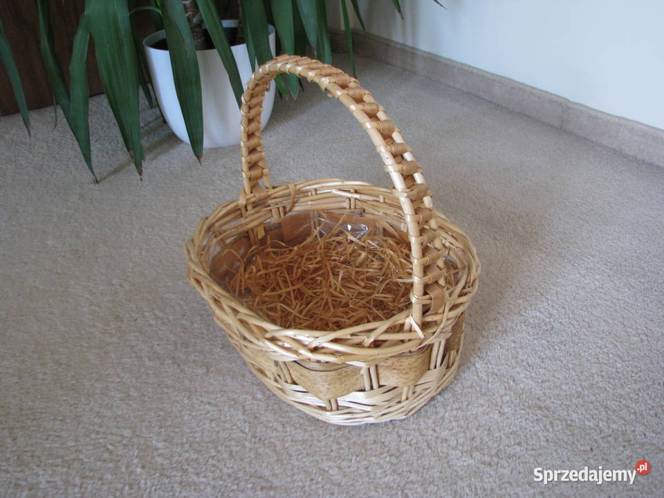 Piękny owalny kosz wiklinowy koszyk