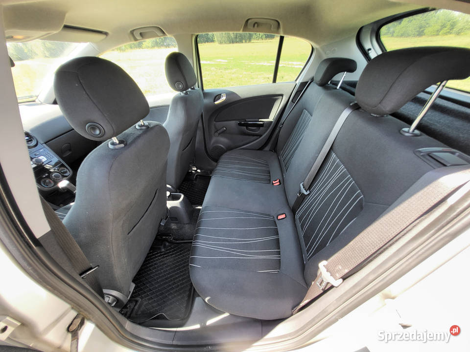 Opel Corsa D 2010 12 63kW 86 Salon wersja 100th