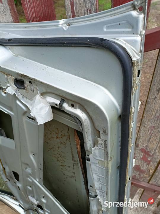 Mercedes 190 W201 drzwi przód prawe srebrne