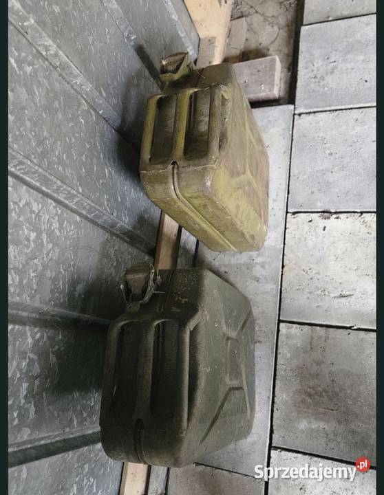 Stare metalowe kanistry wojskowe 20L LWP PRL Pruchnik