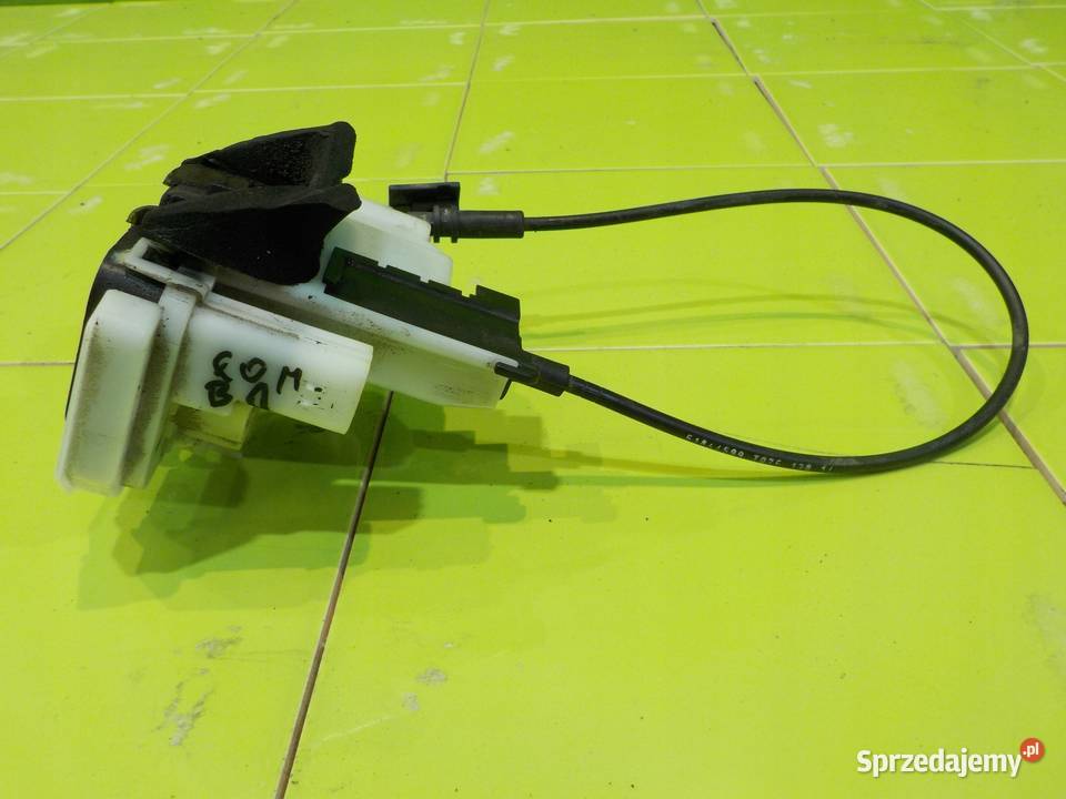 OPEL COMBO D 14r zamek drzwi prawy boczny Suków