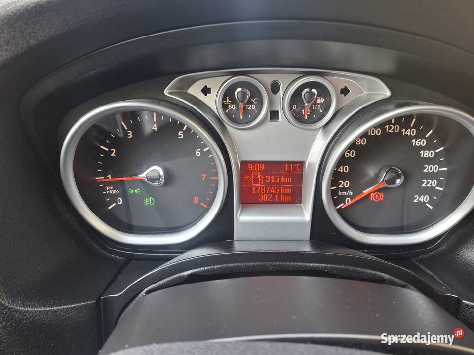 Ford Focus 16 benzyna 2009r czarny świętokrzyskie Starachowice