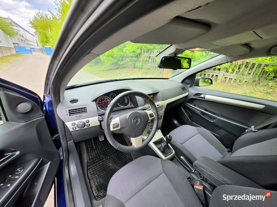 Opel ASTRA H 2008 16 benzyna 115 ZADBANA Rok produkcji 2008 Rzeszów