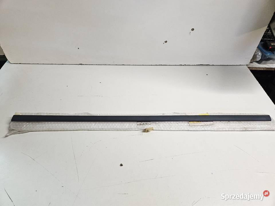 VW PASSAT B8 LISTWA DRZWI PRAWY PRZÓD PRAWA wielkopolskie Międzychód