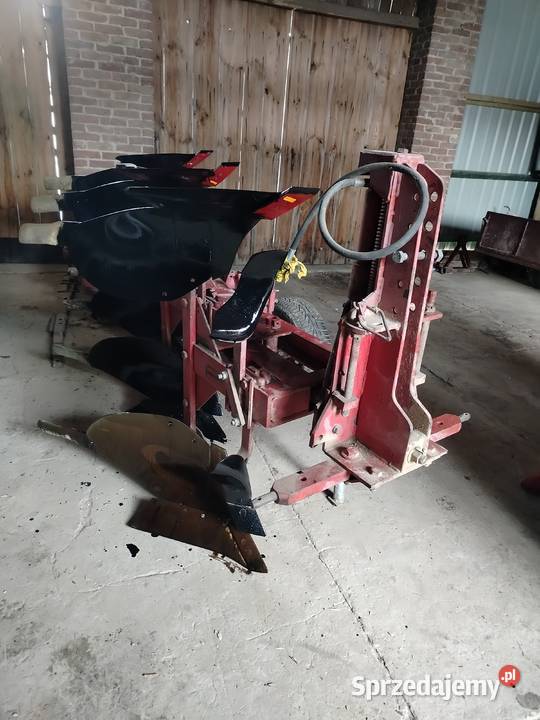 Sprzedam pługi 3 skibowe obrotowe nieuszkodzony sprzedam