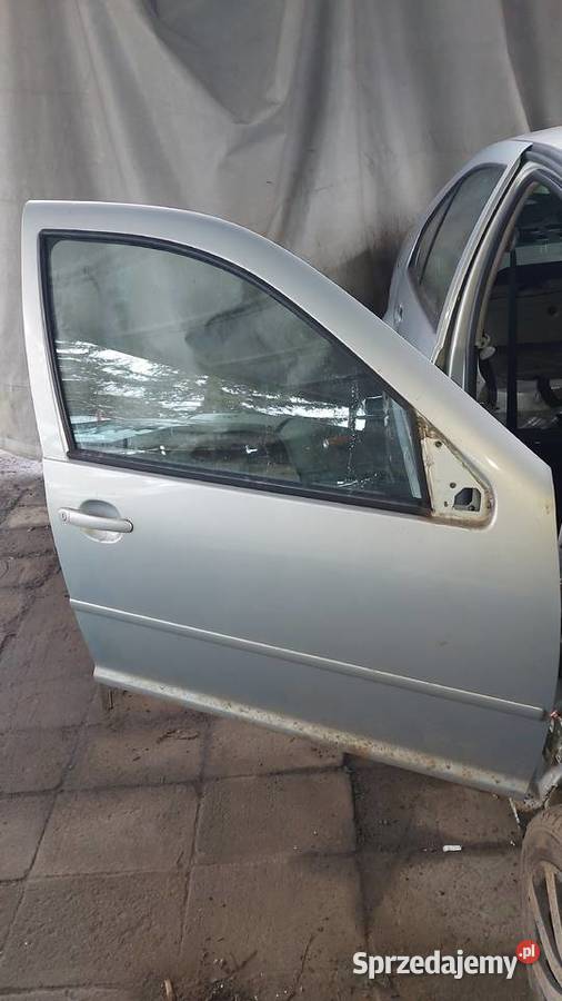 Tylna klapa kompletna z zawiasami VW Bora Poznań