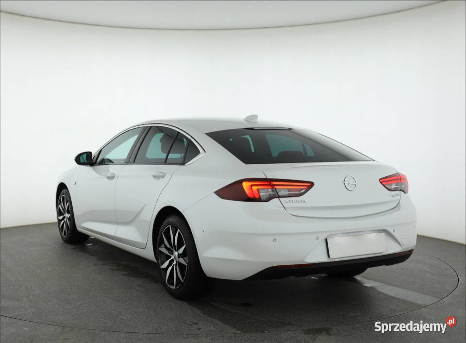 Opel Insignia 15 Turbo Samochody osobowe