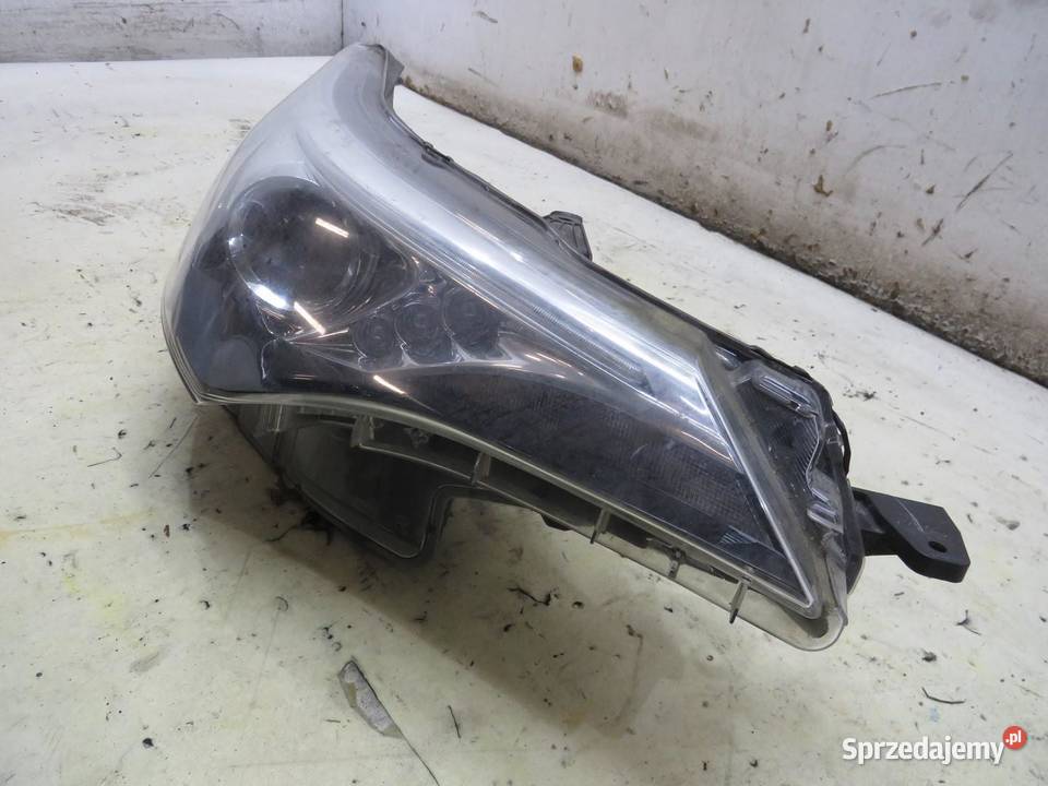 LAMPA PRAWY PRZÓD XENON AVENSIS T27 T29