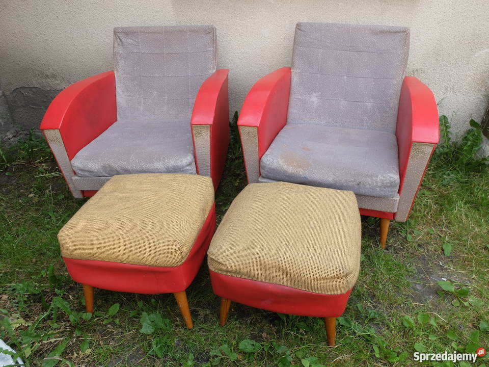 Dwa polskie fotele z lat 60-tych z podnóżkami 554