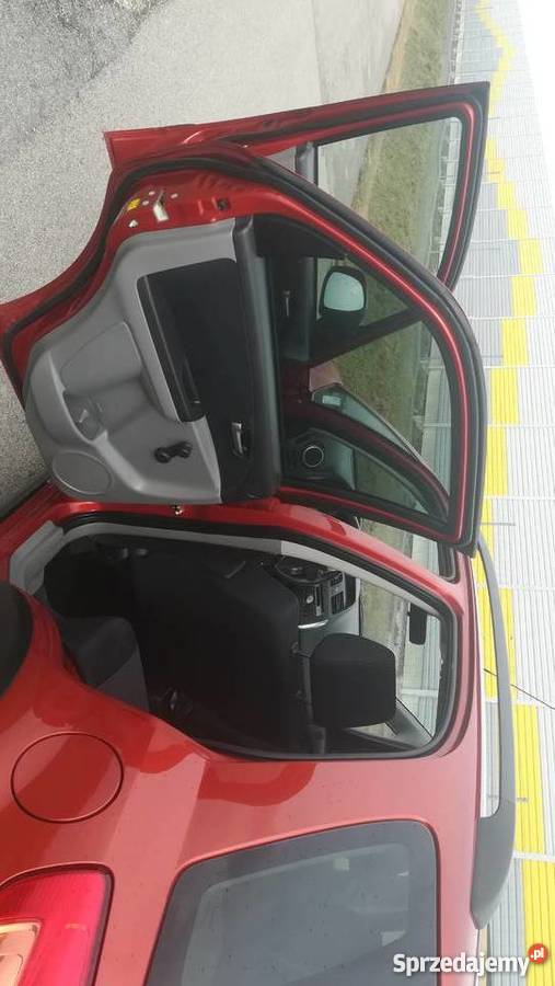 Suzuki SX4 Niski przebieg Zadbane radio Niecenia