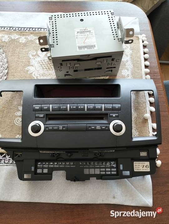 W pełni sprawne radio z panelem Mitsubishi Gniezno sprzedam