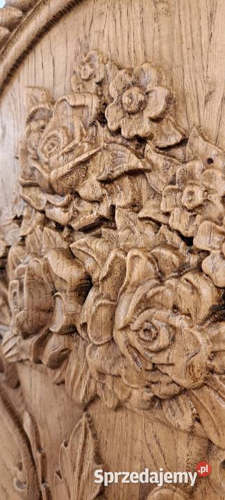 Bukiet kwiatów płaskorzaźba w dębie PIĘKNA