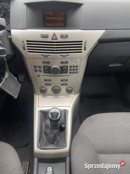 Opel Astra H 14 benzyna nieuszkodzony Samochody osobowe Radoniów