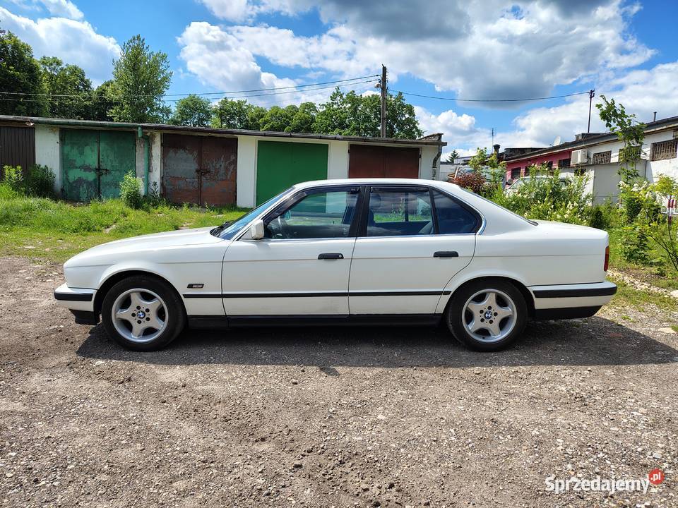 BMW 520 i E34 sedan z sprawną klimatyzacją Rok produkcji 1990 Będzin sprzedam