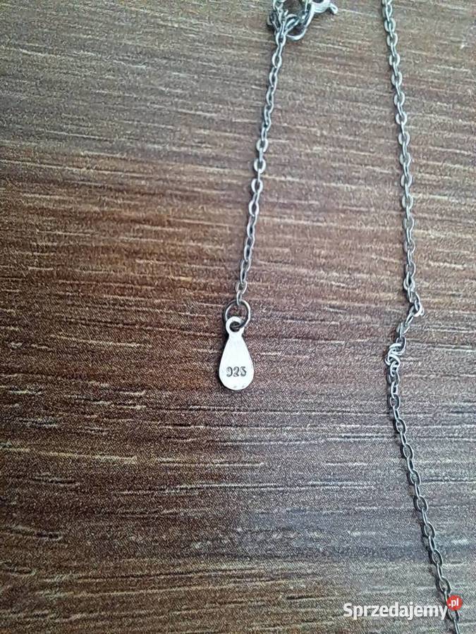 nowy srebrny wisiorek z łańcuszkiem z srebro Sandomierz