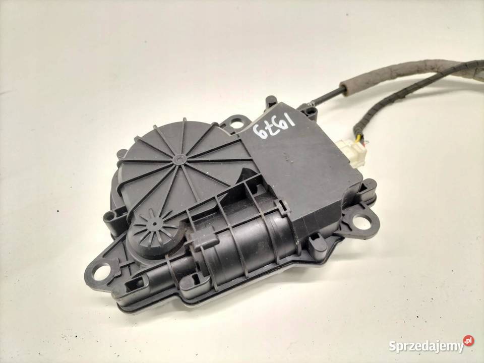 ZAMEK KLAPY BAGAŻNIKA DOCIĄG KOMBI TOURING Bmw świętokrzyskie