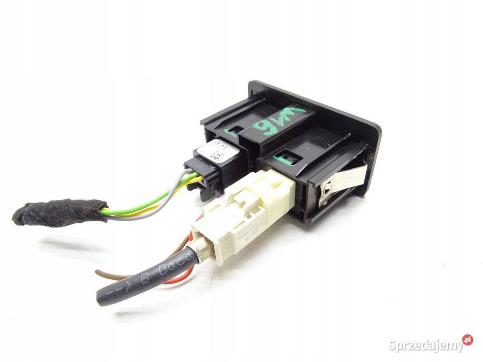 WEJŚCIE GNIAZDO AUX 5G0035222C SKODA OCTAVIA III Części samochodowe