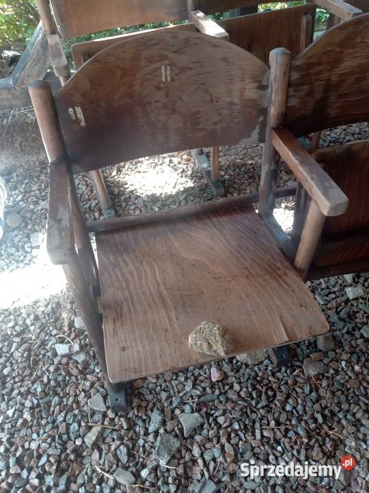 Stare krzesła kinowe