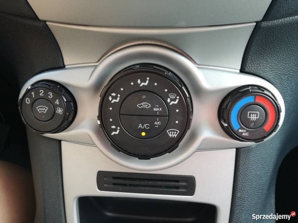 Ford Fiesta MK7 14 bezwypadkowy Polski salon nieuszkodzony łódzkie Łódź