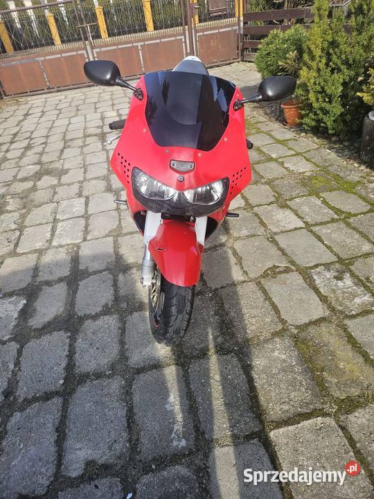 Honda CBR 900rr SC33 900cm3