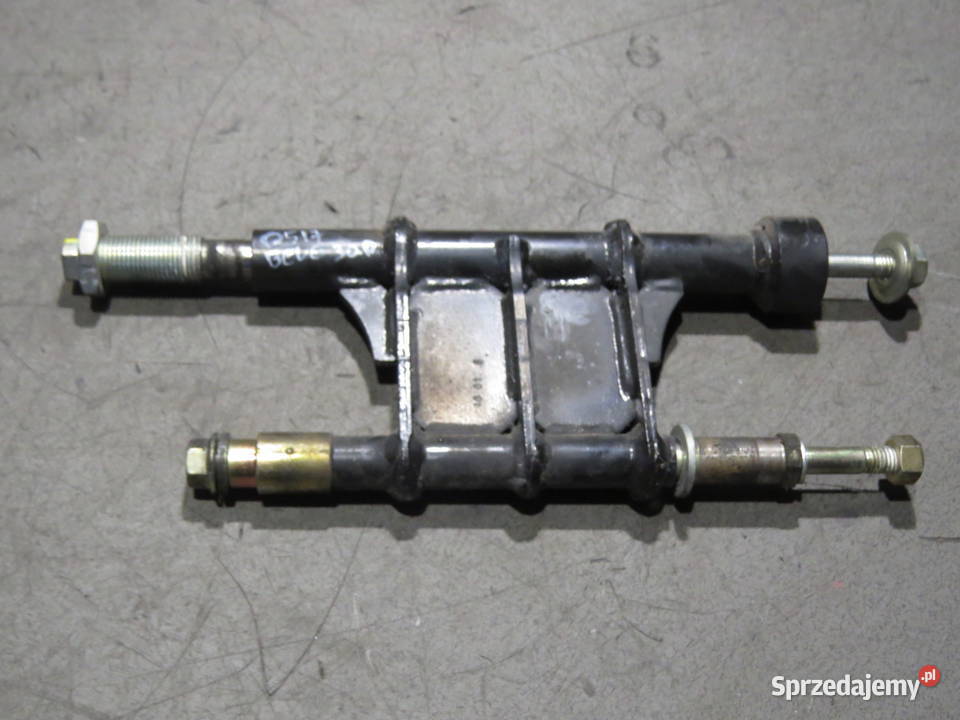 PIAGGIO BEVERLY 500 05 mocowanie silnika wahacz sprzedam