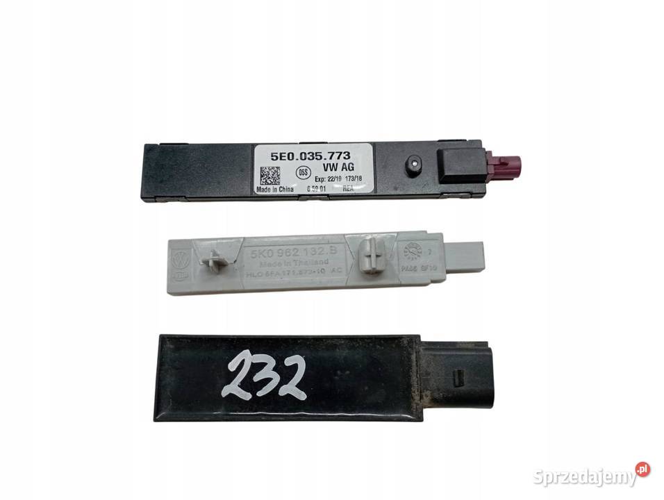 WZMACNIACZ KOMPLET 5E0035773 5K0962132B sprzedam