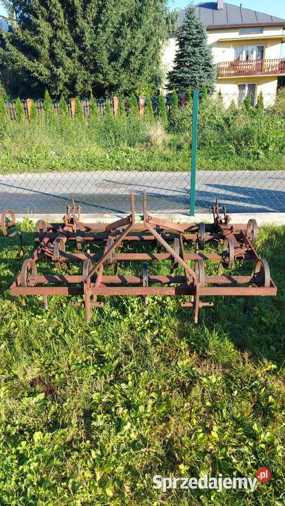 Kultywator z wałkiem 18 metra do 330 T25 Jasło