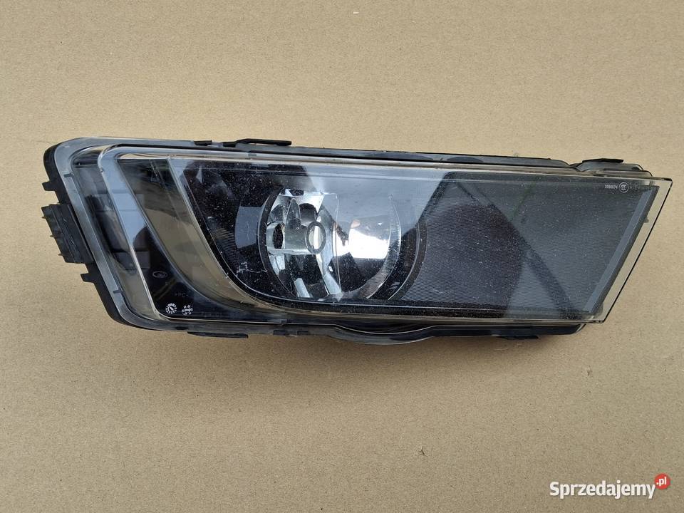 SKODA OCTAVIA 3 III LAMPA PRZECIWMGIELNA PRAWA Lampy przeciwmgielne lubuskie