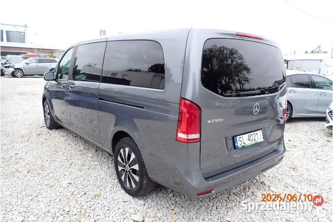 MERCEDESBENZ V 250 D 4MATIC 2023 195000 ccm 190 automatyczna Warszawa