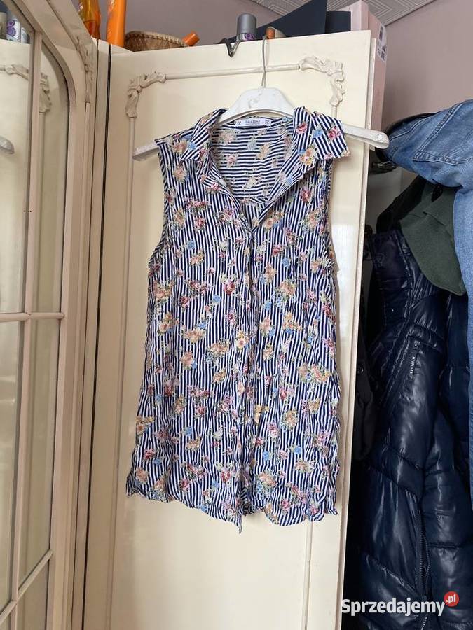 Bluzka PullBear z kołnierzykiem w prążki kwiaty kolorowy małopolskie Kraków