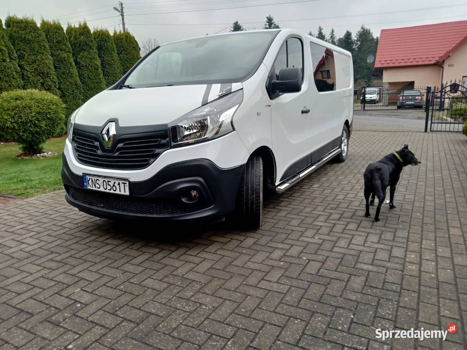 sprzedam renault trafic long brygadówka 6osobowy Rok produkcji 2019 Łącko