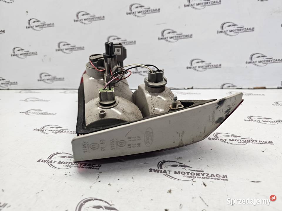 FORD FOCUS MK3 III 13r lampa lewa tył w klapę osobowe Lampy tylne Kielce