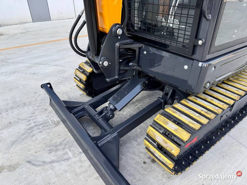 Minikoparka 4 t Mller Machinery MB 40 silnik Pleszew