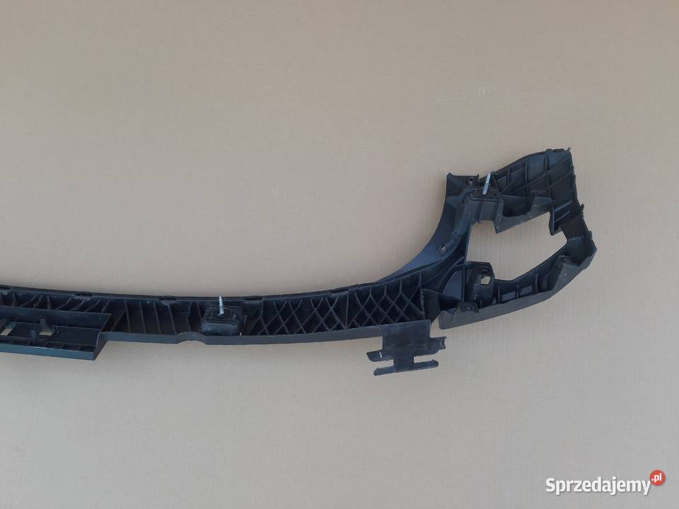 AUDI Q3 SPORTBACK ŚLIZG ZDERZAKA TYŁ ŚRODKOWY osobowe