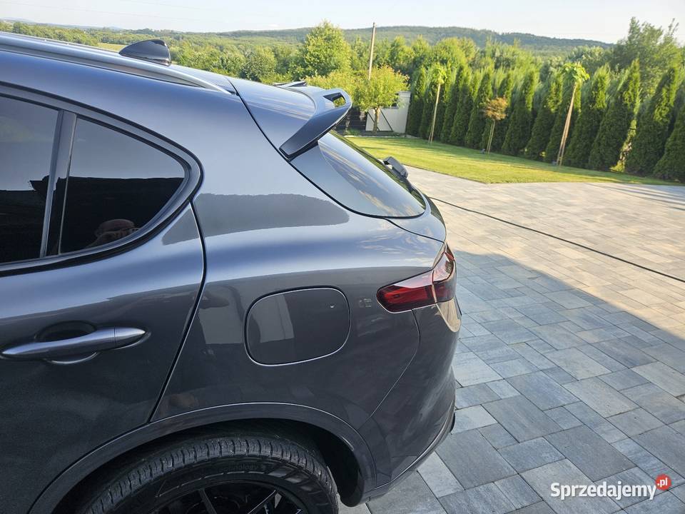 Alfa Romeo Stelvio 2018 Samochody osobowe Strachocina
