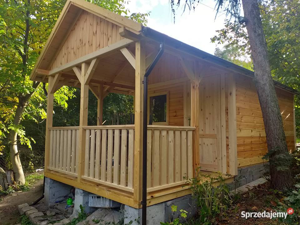 Domek ogrodwy narzędziowy z tarasem letniskowy