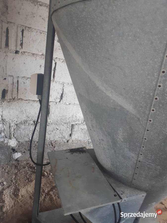 Mieszalnik pasz Bin 1000 sprzedam