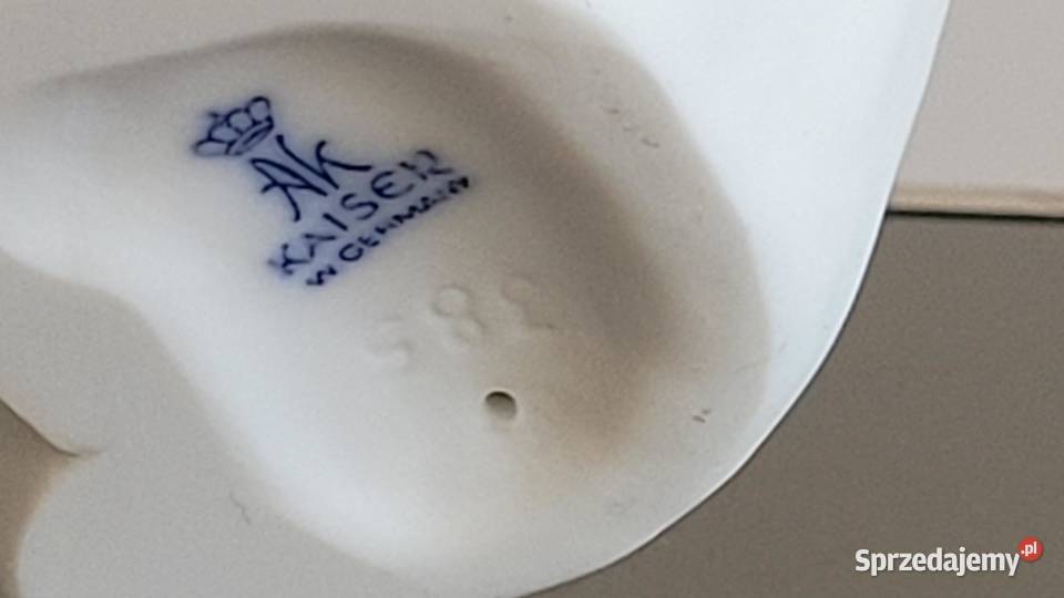 Piękna i okazała figurka AK Kaiser Dziewczyna z Kraków