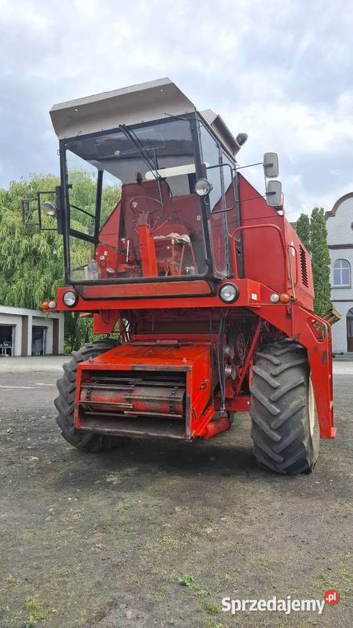 Kombajn Bizon Super z rozdrabniaczem słomy i