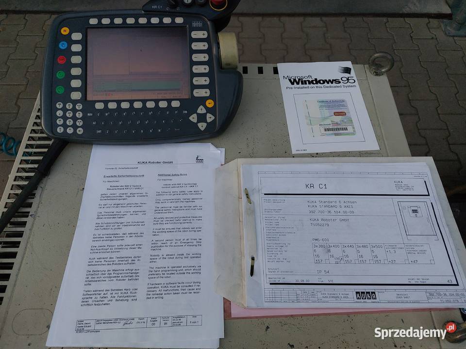 Zrobotyzowana paletyzacja worków kartonów KUKA