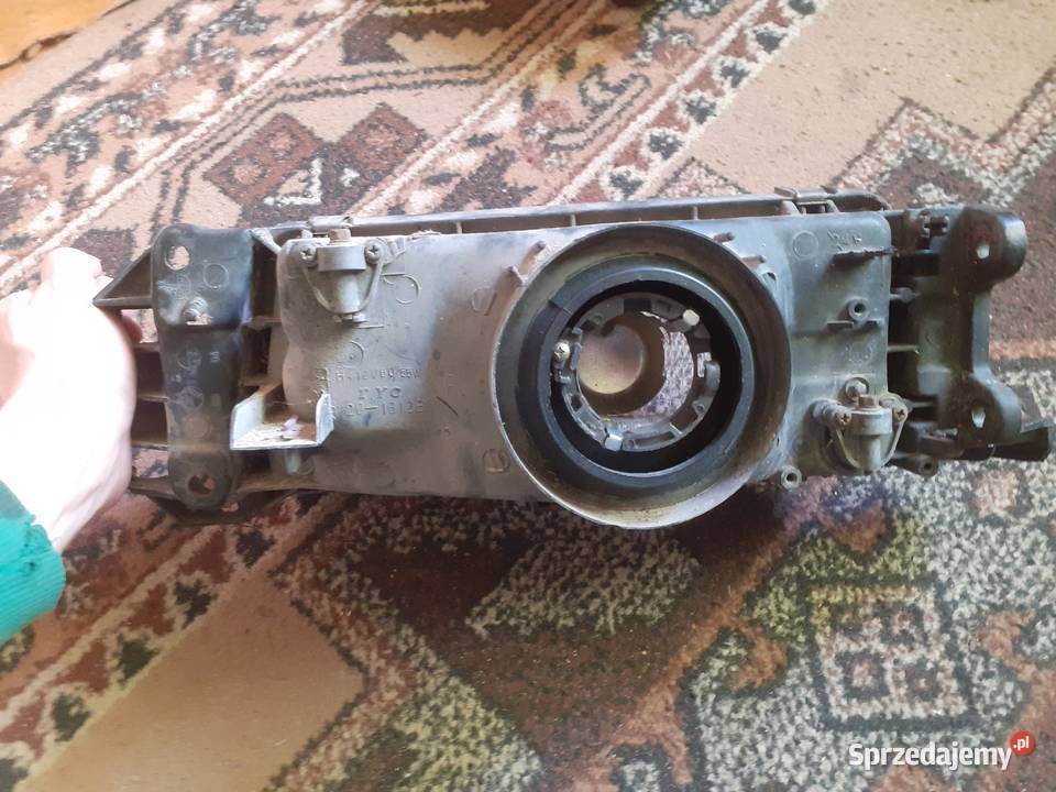 Lampy przednie Mazda 323 BG osobowe Puchaczów