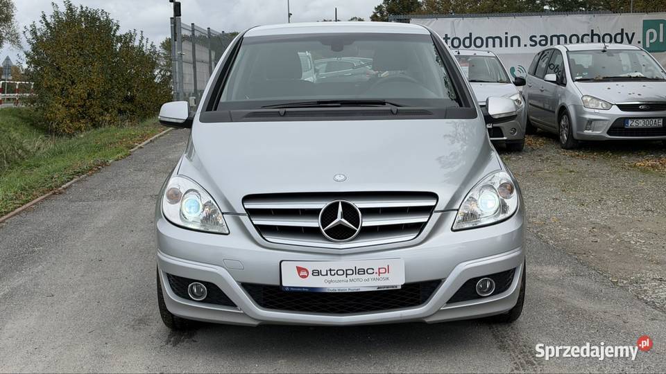 Raty 17 benz 130 klimatyzacja Pięknie utrzymany elektrochrom. lusterka boczne Masłowo