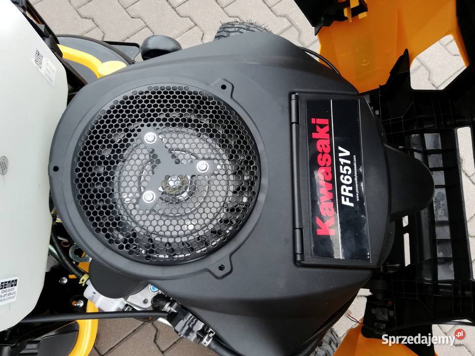 Traktor ogrodowy Cub Cadet XT2 QR106 Kawasaki z