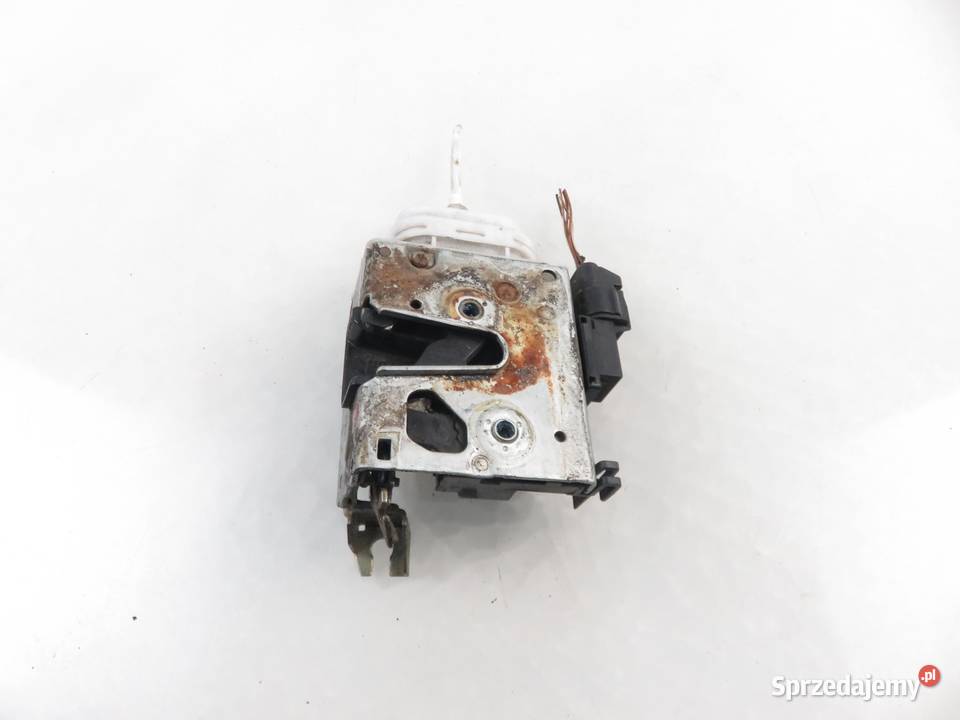 ZAMEK PRAWY PRZEDNI AUDI A4 B5 4D1837016D małopolskie